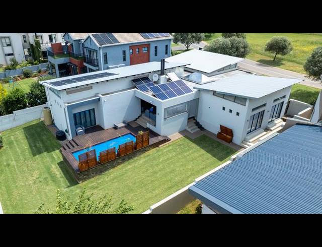 3 BEDROOM HOUSE FOR SALE IN COPPERLEAF ESTATE